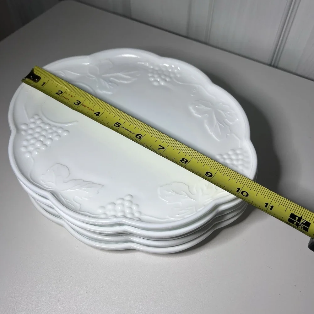 1-Vintage Indiana Glass Colony Harvest Grape Snack Replacement Plate Milk Glass